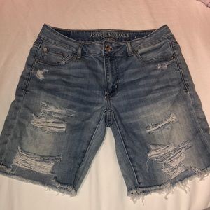 Light wash 3/4 shorts from American Eagle